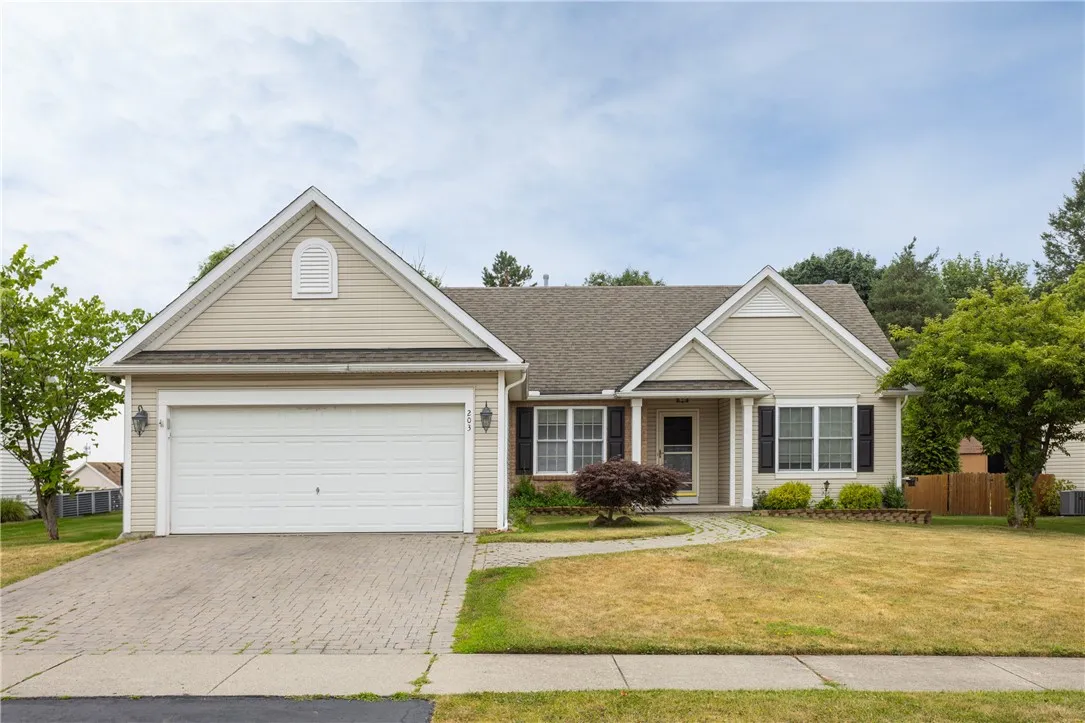 203 Westcombe Park, Henrietta, New York 14586, Henrietta, New York 14586, 3 Bedrooms Bedrooms, 7 Rooms Rooms,3 BathroomsBathrooms,Residential,For Sale,203 Westcombe Park, Henrietta, New York 14586,R1627322