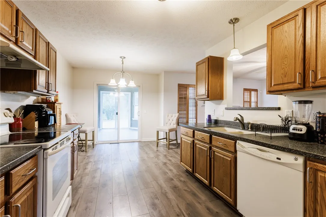 203 Westcombe Park, Henrietta, New York 14586, Henrietta, New York 14586, 3 Bedrooms Bedrooms, 7 Rooms Rooms,3 BathroomsBathrooms,Residential,For Sale,203 Westcombe Park, Henrietta, New York 14586,R1627322