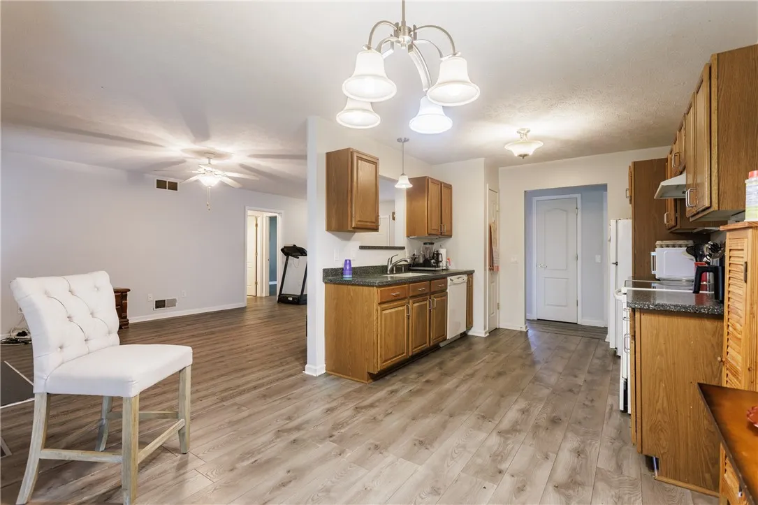 203 Westcombe Park, Henrietta, New York 14586, Henrietta, New York 14586, 3 Bedrooms Bedrooms, 7 Rooms Rooms,3 BathroomsBathrooms,Residential,For Sale,203 Westcombe Park, Henrietta, New York 14586,R1627322