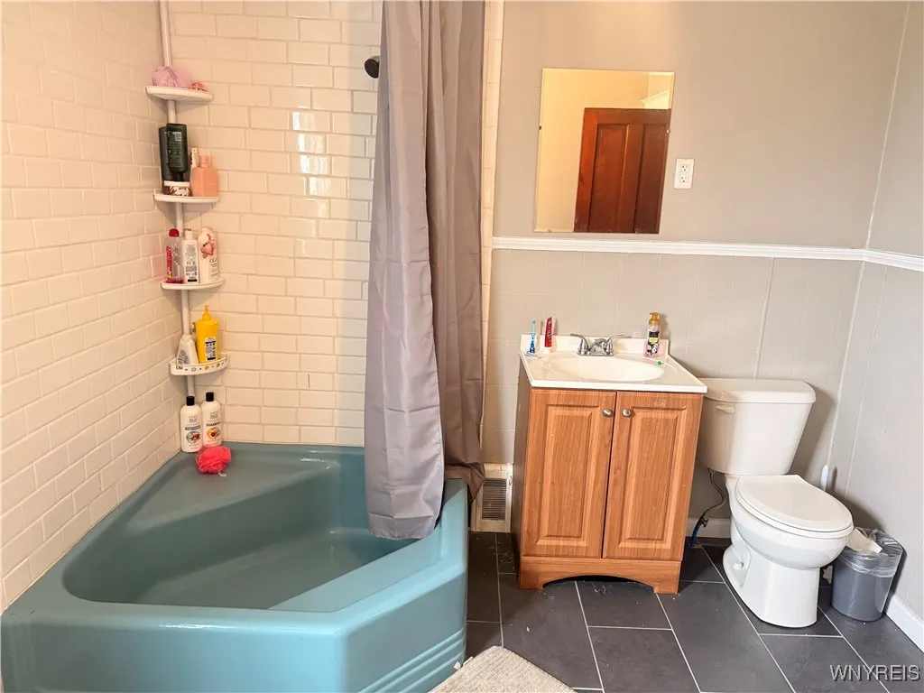 2322 Seneca St Street, Buffalo, New York 14210, Buffalo, New York 14210, ,Commercial Sale,For Sale,2322 Seneca St Street, Buffalo, New York 14210,B1627411