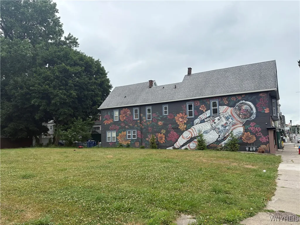 2322 Seneca St Street, Buffalo, New York 14210, Buffalo, New York 14210, ,Commercial Sale,For Sale,2322 Seneca St Street, Buffalo, New York 14210,B1627411