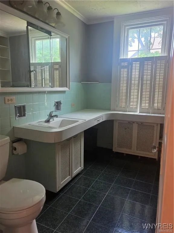 222 High Street, Lockport City, New York 14094, Lockport City, New York 14094, 4 Bedrooms Bedrooms, 10 Rooms Rooms,2 BathroomsBathrooms,Residential,Closed,222 High Street, Lockport City, New York 14094,0,B1627558