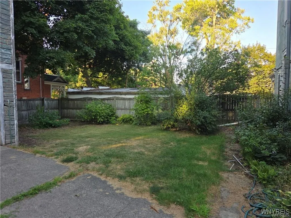 222 High Street, Lockport City, New York 14094, Lockport City, New York 14094, 4 Bedrooms Bedrooms, 10 Rooms Rooms,2 BathroomsBathrooms,Residential,Closed,222 High Street, Lockport City, New York 14094,0,B1627558