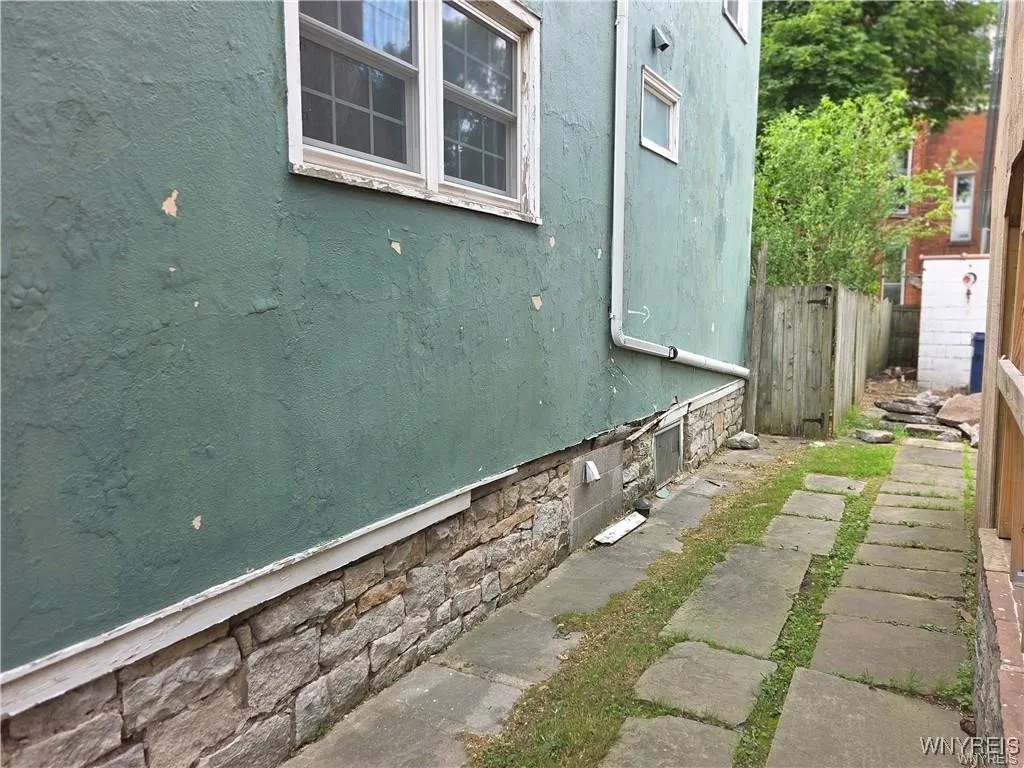 222 High Street, Lockport City, New York 14094, Lockport City, New York 14094, 4 Bedrooms Bedrooms, 10 Rooms Rooms,2 BathroomsBathrooms,Residential,Closed,222 High Street, Lockport City, New York 14094,0,B1627558