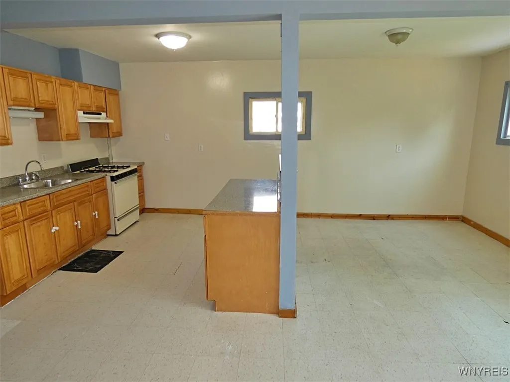 141 Niagara Street, Tonawanda, New York 14150, Tonawanda, New York 14150, 4 Bedrooms Bedrooms, ,3 BathroomsBathrooms,Residential,For Sale,141 Niagara Street, Tonawanda, New York 14150,0,B1627187