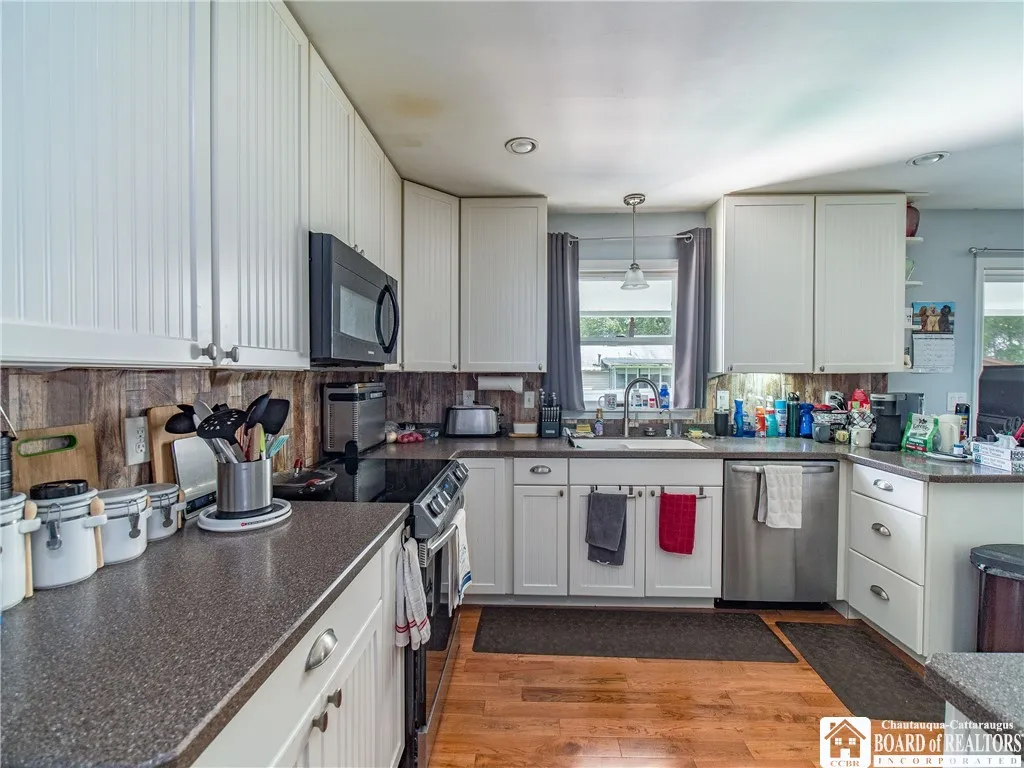 111 North Laurel Avenue, Busti, New York 14750, Busti, New York 14750, 3 Bedrooms Bedrooms, 10 Rooms Rooms,2 BathroomsBathrooms,Residential,Closed,111 North Laurel Avenue, Busti, New York 14750,0,R1627428