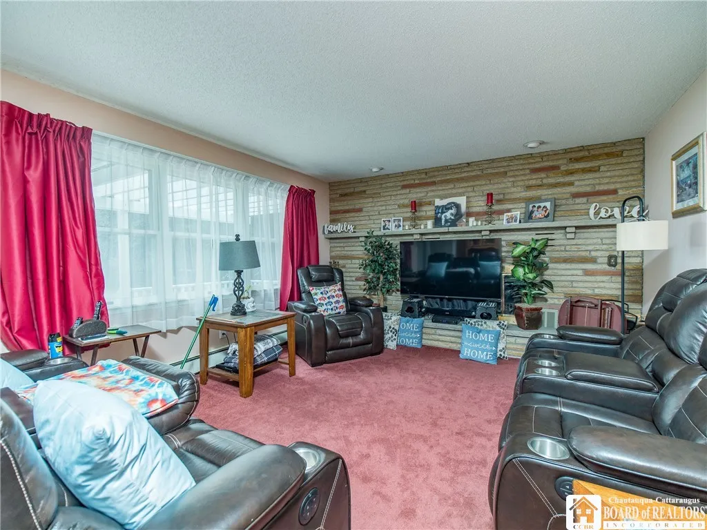 111 North Laurel Avenue, Busti, New York 14750, Busti, New York 14750, 3 Bedrooms Bedrooms, 10 Rooms Rooms,2 BathroomsBathrooms,Residential,Closed,111 North Laurel Avenue, Busti, New York 14750,0,R1627428