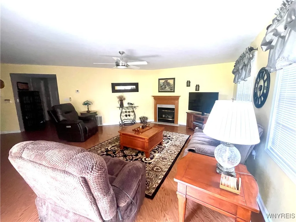 346 Potters Road, West Seneca, New York 14220, West Seneca, New York 14220, 2 Bedrooms Bedrooms, 5 Rooms Rooms,1 BathroomBathrooms,Residential,Closed,346 Potters Road, West Seneca, New York 14220,0,B1627479