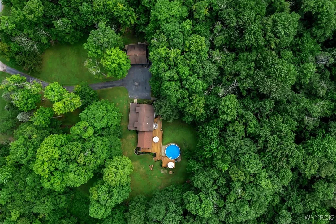 34 Cherrywood, Holland, New York 14080, Holland, New York 14080, 3 Bedrooms Bedrooms, 9 Rooms Rooms,2 BathroomsBathrooms,Residential,Closed,34 Cherrywood, Holland, New York 14080,0,B1627507