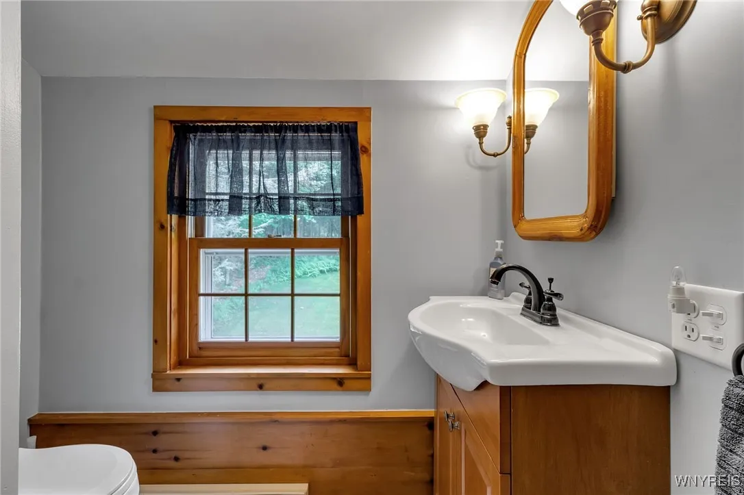 34 Cherrywood, Holland, New York 14080, Holland, New York 14080, 3 Bedrooms Bedrooms, 9 Rooms Rooms,2 BathroomsBathrooms,Residential,Closed,34 Cherrywood, Holland, New York 14080,0,B1627507
