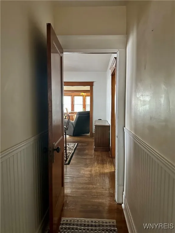 Lower Hall to Bedrooms
