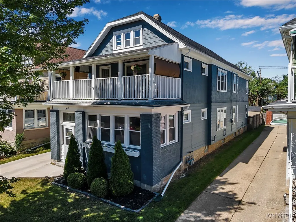 144 Carmel Road, Buffalo, New York 14214, Buffalo, New York 14214, 6 Bedrooms Bedrooms, ,2 BathroomsBathrooms,Residential,Closed,144 Carmel Road, Buffalo, New York 14214,0,B1627549