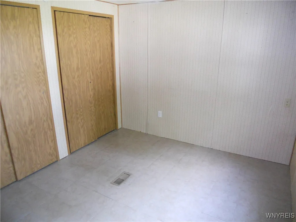 small bedroom closets