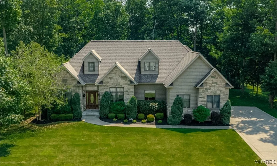 9743 Cobblestone Drive, Clarence, New York 14031, Clarence, New York 14031, 4 Bedrooms Bedrooms, 9 Rooms Rooms,3 BathroomsBathrooms,Residential Lease,For Rent,9743 Cobblestone Drive, Clarence, New York 14031,B1627635