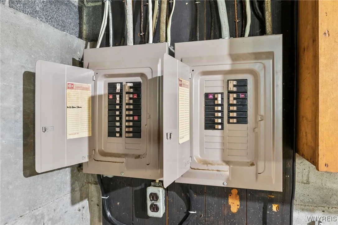 2236 Linwood Avenue, Niagara Falls, New York 14305, Niagara Falls, New York 14305, 3 Bedrooms Bedrooms, ,2 BathroomsBathrooms,Residential,Closed,2236 Linwood Avenue, Niagara Falls, New York 14305,0,B1627615