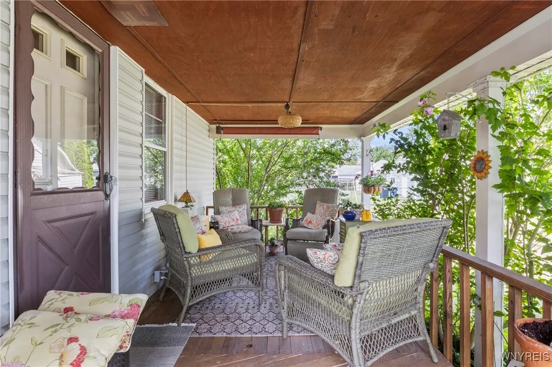 2236 Linwood Avenue, Niagara Falls, New York 14305, Niagara Falls, New York 14305, 3 Bedrooms Bedrooms, ,2 BathroomsBathrooms,Residential,Closed,2236 Linwood Avenue, Niagara Falls, New York 14305,0,B1627615