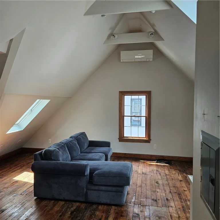 217 Merriman Street, Rochester, New York 14607, Rochester, New York 14607, 4 Bedrooms Bedrooms, 7 Rooms Rooms,2 BathroomsBathrooms,Residential Lease,For Rent,217 Merriman Street, Rochester, New York 14607,R1627660