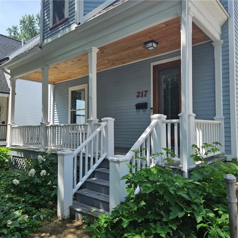 217 Merriman Street, Rochester, New York 14607, Rochester, New York 14607, 4 Bedrooms Bedrooms, 7 Rooms Rooms,2 BathroomsBathrooms,Residential Lease,For Rent,217 Merriman Street, Rochester, New York 14607,R1627660