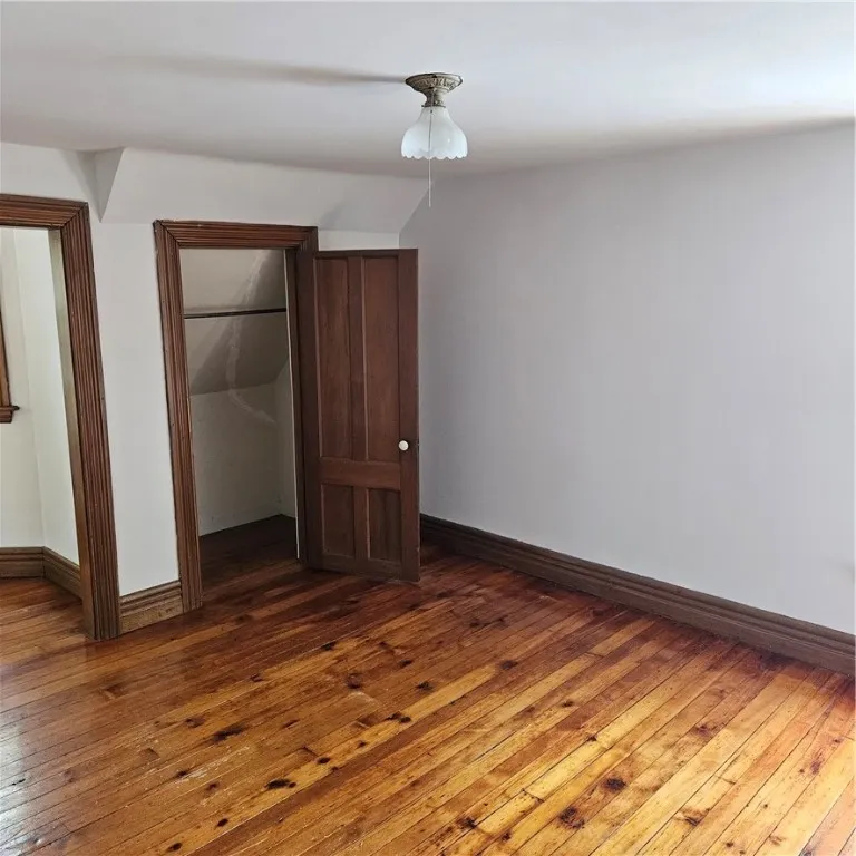 217 Merriman Street, Rochester, New York 14607, Rochester, New York 14607, 4 Bedrooms Bedrooms, 7 Rooms Rooms,2 BathroomsBathrooms,Residential Lease,For Rent,217 Merriman Street, Rochester, New York 14607,R1627660