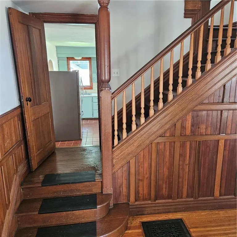 217 Merriman Street, Rochester, New York 14607, Rochester, New York 14607, 4 Bedrooms Bedrooms, 7 Rooms Rooms,2 BathroomsBathrooms,Residential Lease,For Rent,217 Merriman Street, Rochester, New York 14607,R1627660