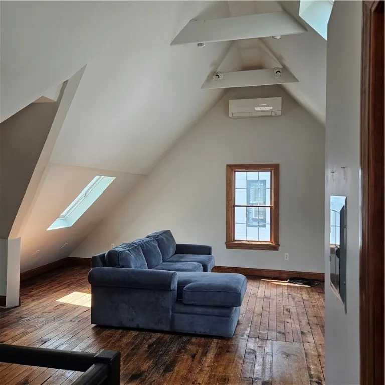 217 Merriman Street, Rochester, New York 14607, Rochester, New York 14607, 4 Bedrooms Bedrooms, 7 Rooms Rooms,2 BathroomsBathrooms,Residential Lease,For Rent,217 Merriman Street, Rochester, New York 14607,R1627660