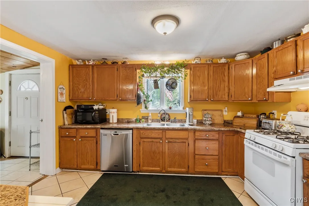 821 Tuscarora Road, Sullivan, New York 13037, Sullivan, New York 13037, 3 Bedrooms Bedrooms, 10 Rooms Rooms,2 BathroomsBathrooms,Residential,Closed,821 Tuscarora Road, Sullivan, New York 13037,0,S1626311