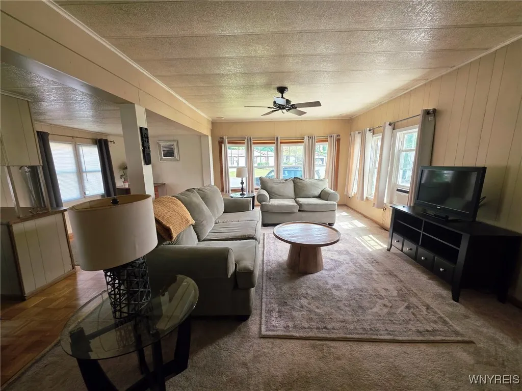 30 Marseille Avenue, West Seneca, New York 14224, West Seneca, New York 14224, 1 Bedroom Bedrooms, 6 Rooms Rooms,Residential,For Sale,30 Marseille Avenue, West Seneca, New York 14224,B1627355