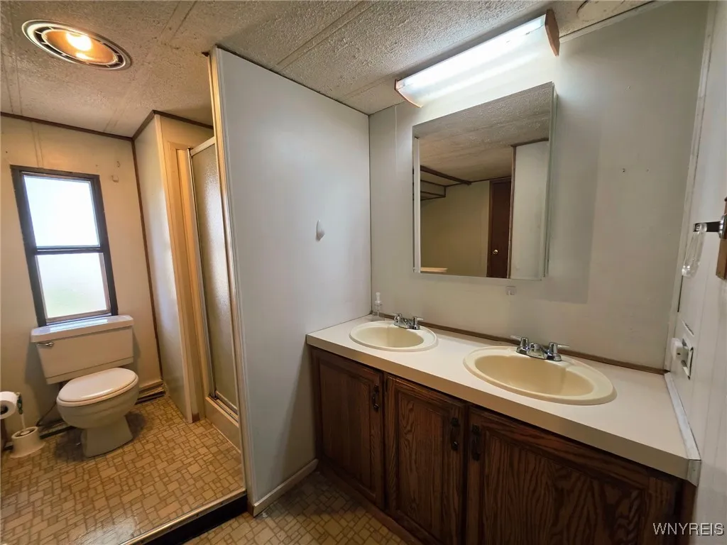 30 Marseille Avenue, West Seneca, New York 14224, West Seneca, New York 14224, 1 Bedroom Bedrooms, 6 Rooms Rooms,Residential,For Sale,30 Marseille Avenue, West Seneca, New York 14224,B1627355