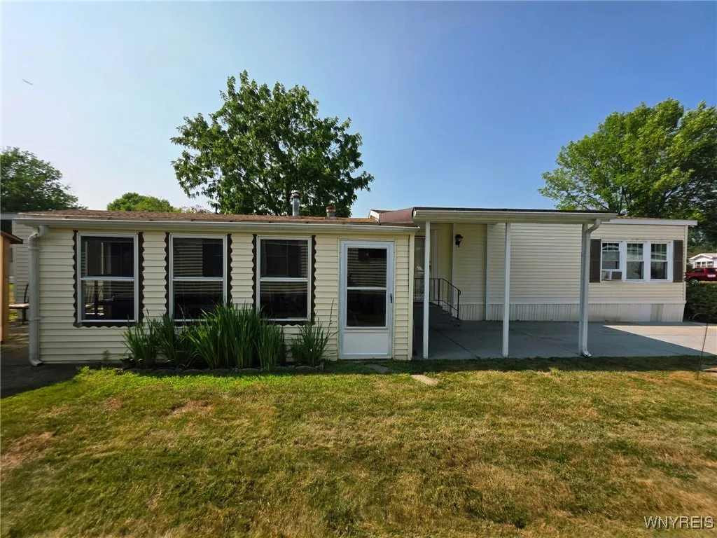 30 Marseille Avenue, West Seneca, New York 14224, West Seneca, New York 14224, 1 Bedroom Bedrooms, 6 Rooms Rooms,Residential,For Sale,30 Marseille Avenue, West Seneca, New York 14224,B1627355