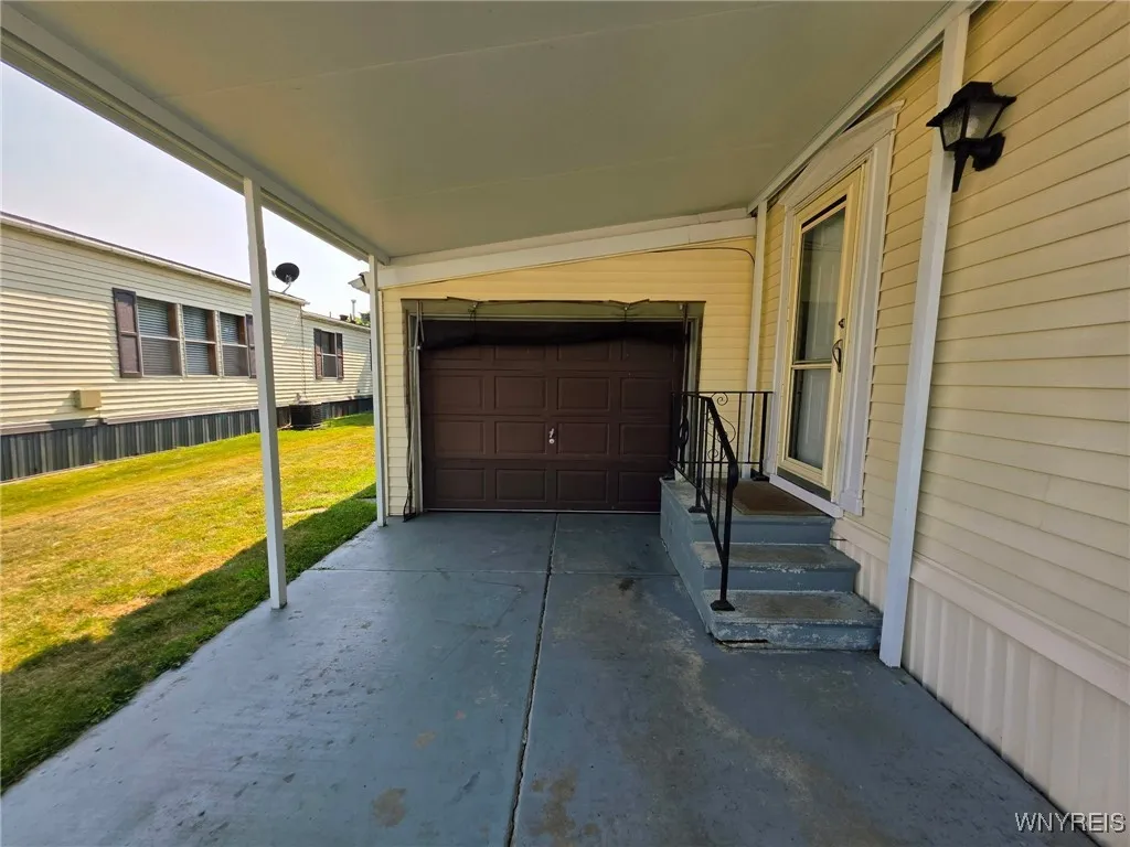 30 Marseille Avenue, West Seneca, New York 14224, West Seneca, New York 14224, 1 Bedroom Bedrooms, 6 Rooms Rooms,Residential,For Sale,30 Marseille Avenue, West Seneca, New York 14224,B1627355