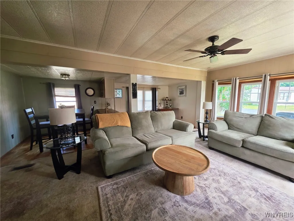30 Marseille Avenue, West Seneca, New York 14224, West Seneca, New York 14224, 1 Bedroom Bedrooms, 6 Rooms Rooms,Residential,For Sale,30 Marseille Avenue, West Seneca, New York 14224,B1627355