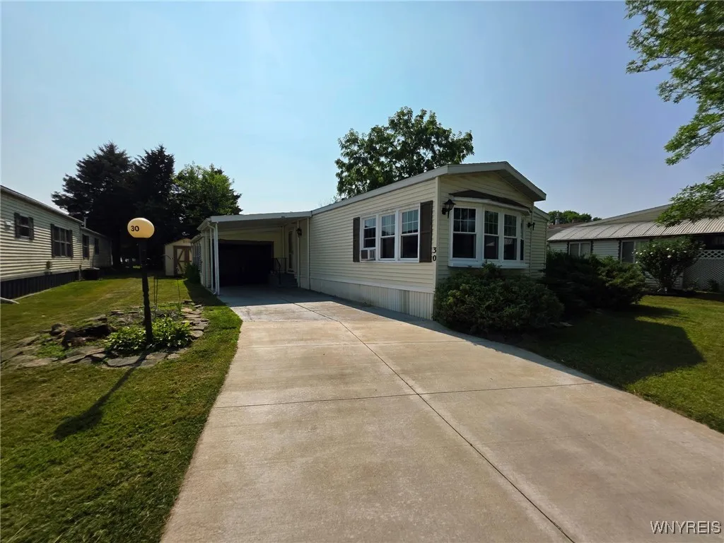 30 Marseille Avenue, West Seneca, New York 14224, West Seneca, New York 14224, 1 Bedroom Bedrooms, 6 Rooms Rooms,Residential,For Sale,30 Marseille Avenue, West Seneca, New York 14224,B1627355
