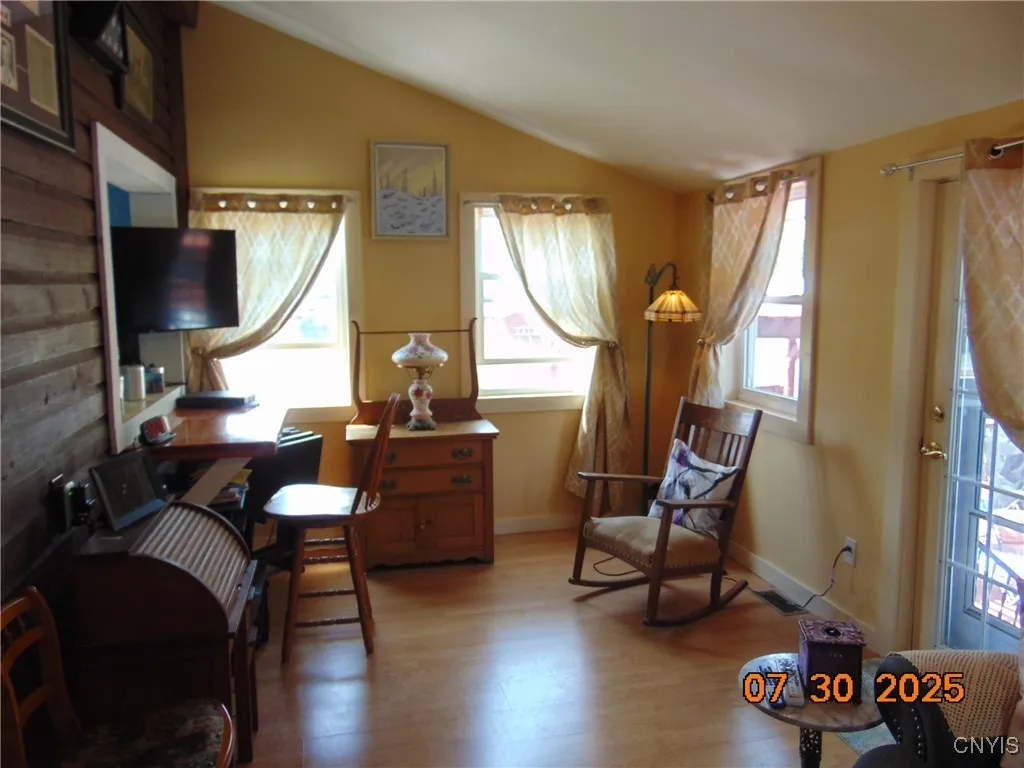 All Season Room