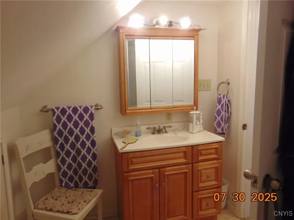 2nd Floor Bath