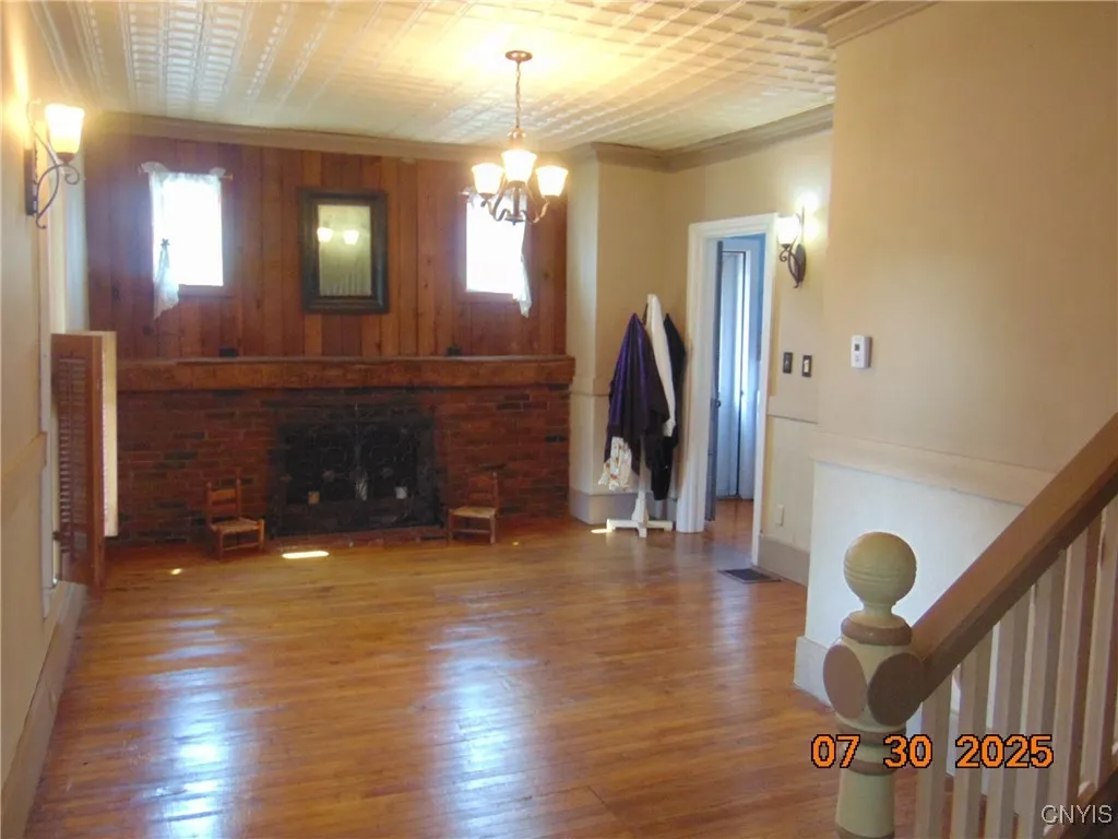 Dinning Room - Nonfunctional Fireplace