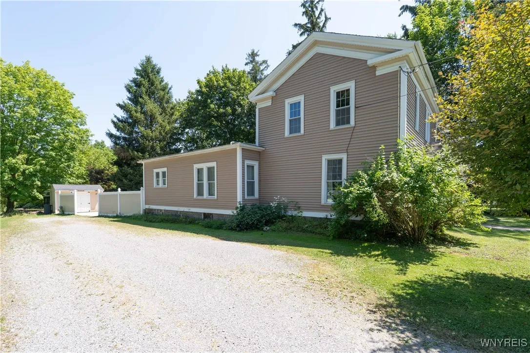 8 Jefferson Street, Attica, New York 14011, Attica, New York 14011, 5 Bedrooms Bedrooms, 10 Rooms Rooms,3 BathroomsBathrooms,Residential,For Sale,8 Jefferson Street, Attica, New York 14011,B1627759