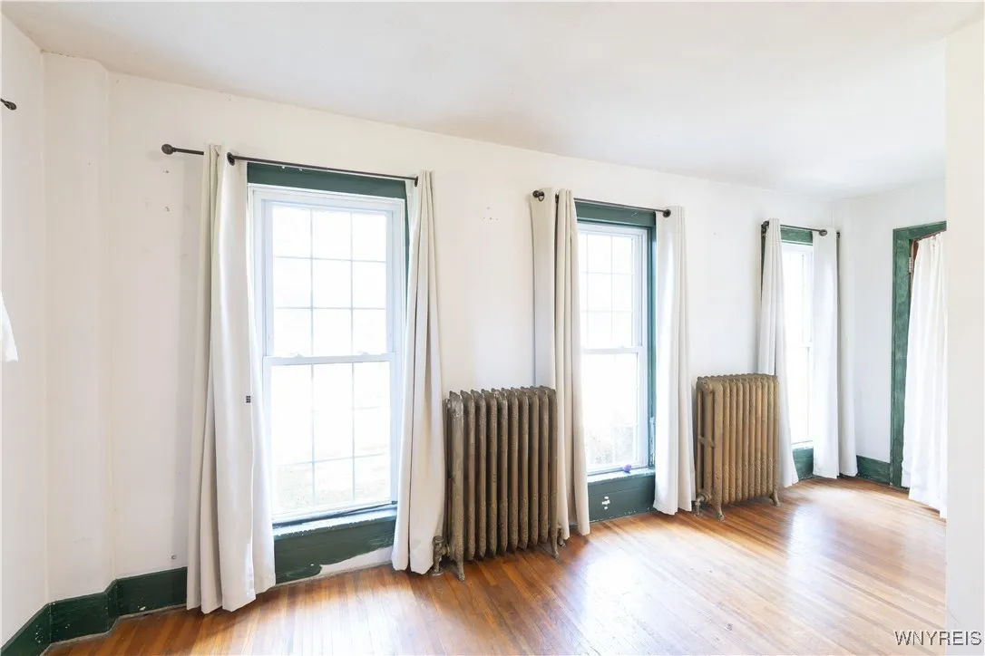 8 Jefferson Street, Attica, New York 14011, Attica, New York 14011, 5 Bedrooms Bedrooms, 10 Rooms Rooms,3 BathroomsBathrooms,Residential,For Sale,8 Jefferson Street, Attica, New York 14011,B1627759