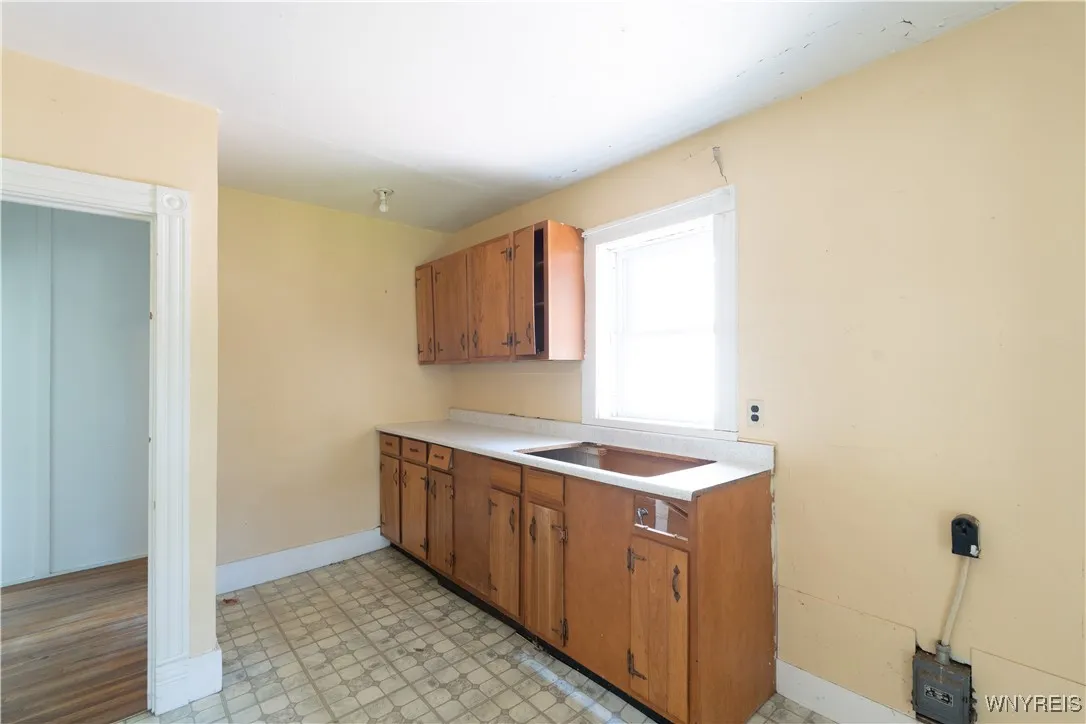 8 Jefferson Street, Attica, New York 14011, Attica, New York 14011, 5 Bedrooms Bedrooms, 10 Rooms Rooms,3 BathroomsBathrooms,Residential,For Sale,8 Jefferson Street, Attica, New York 14011,B1627759