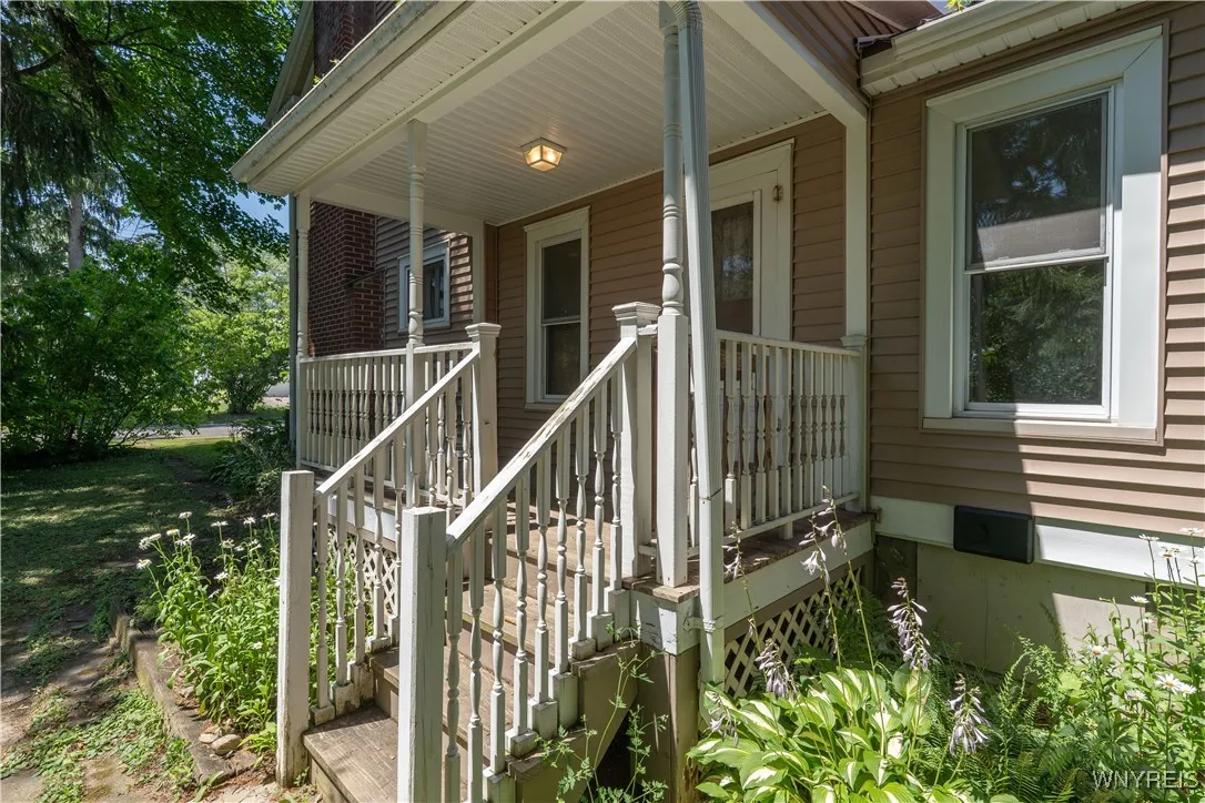 8 Jefferson Street, Attica, New York 14011, Attica, New York 14011, 5 Bedrooms Bedrooms, 10 Rooms Rooms,3 BathroomsBathrooms,Residential,For Sale,8 Jefferson Street, Attica, New York 14011,B1627759