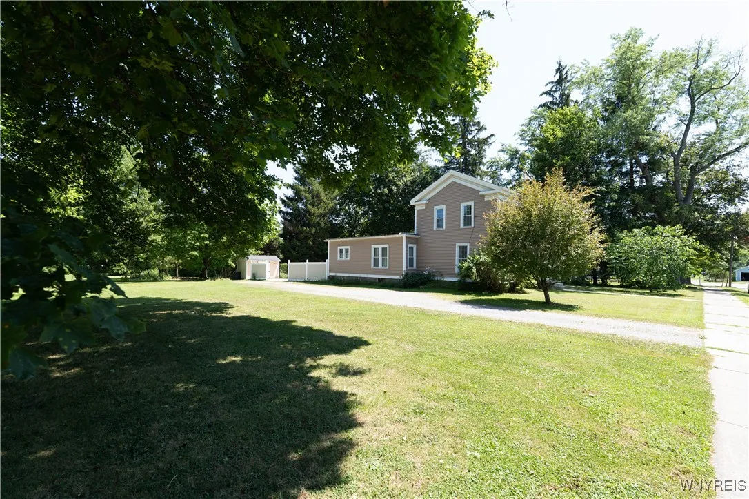 8 Jefferson Street, Attica, New York 14011, Attica, New York 14011, 5 Bedrooms Bedrooms, 10 Rooms Rooms,3 BathroomsBathrooms,Residential,For Sale,8 Jefferson Street, Attica, New York 14011,B1627759