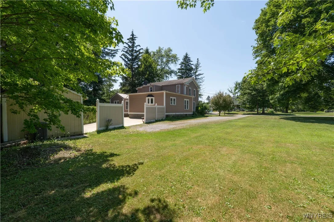 8 Jefferson Street, Attica, New York 14011, Attica, New York 14011, 5 Bedrooms Bedrooms, 10 Rooms Rooms,3 BathroomsBathrooms,Residential,For Sale,8 Jefferson Street, Attica, New York 14011,B1627759