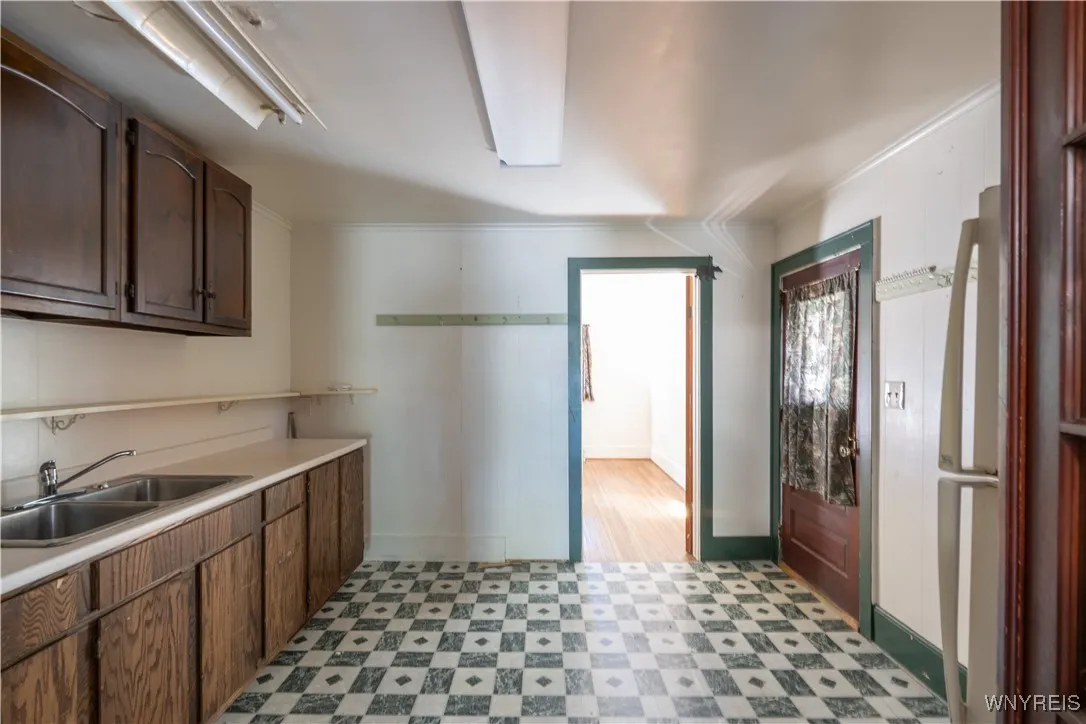 8 Jefferson Street, Attica, New York 14011, Attica, New York 14011, 5 Bedrooms Bedrooms, 10 Rooms Rooms,3 BathroomsBathrooms,Residential,For Sale,8 Jefferson Street, Attica, New York 14011,B1627759