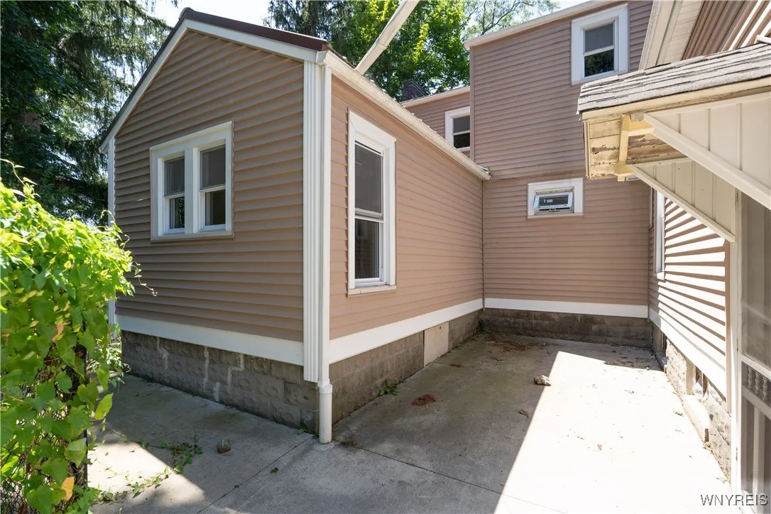 8 Jefferson Street, Attica, New York 14011, Attica, New York 14011, 5 Bedrooms Bedrooms, 10 Rooms Rooms,3 BathroomsBathrooms,Residential,For Sale,8 Jefferson Street, Attica, New York 14011,B1627759