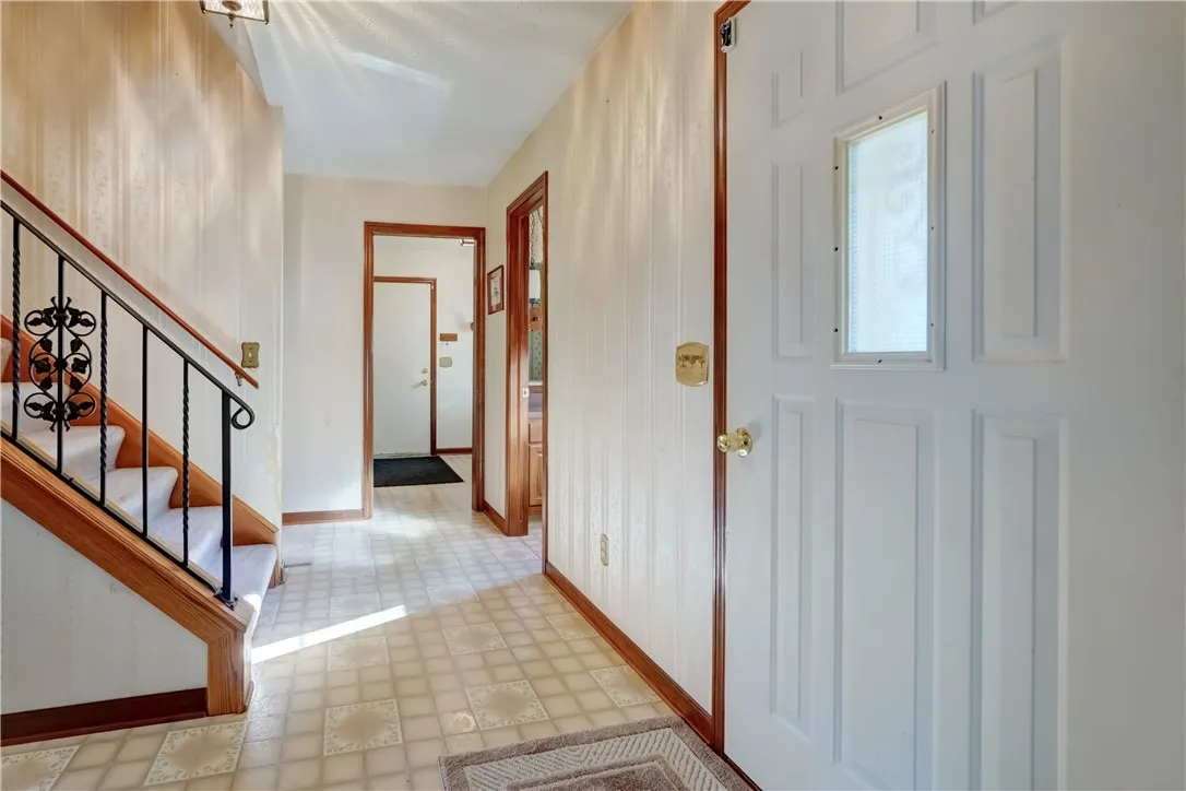 42 Sherwood Drive, Clarkson, New York 14420, Clarkson, New York 14420, 4 Bedrooms Bedrooms, 9 Rooms Rooms,2 BathroomsBathrooms,Residential,For Sale,42 Sherwood Drive, Clarkson, New York 14420,0,R1626834