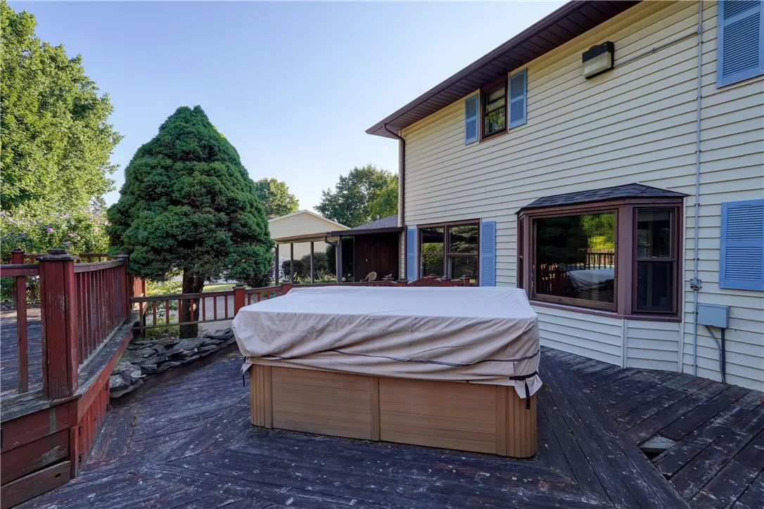 42 Sherwood Drive, Clarkson, New York 14420, Clarkson, New York 14420, 4 Bedrooms Bedrooms, 9 Rooms Rooms,2 BathroomsBathrooms,Residential,For Sale,42 Sherwood Drive, Clarkson, New York 14420,0,R1626834