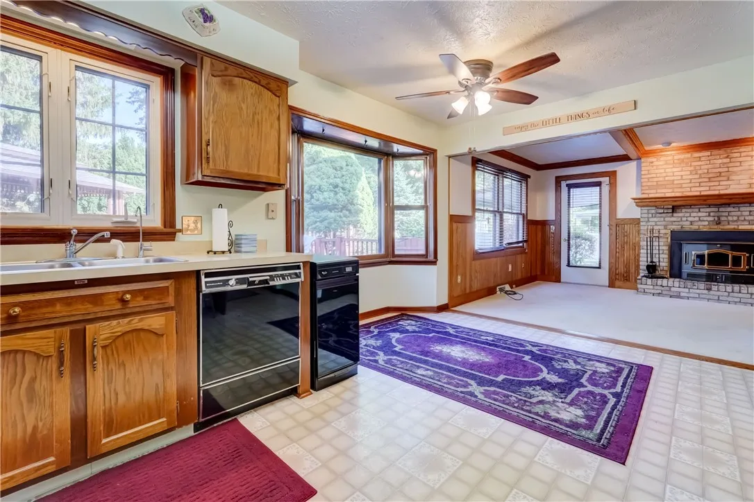 42 Sherwood Drive, Clarkson, New York 14420, Clarkson, New York 14420, 4 Bedrooms Bedrooms, 9 Rooms Rooms,2 BathroomsBathrooms,Residential,For Sale,42 Sherwood Drive, Clarkson, New York 14420,0,R1626834