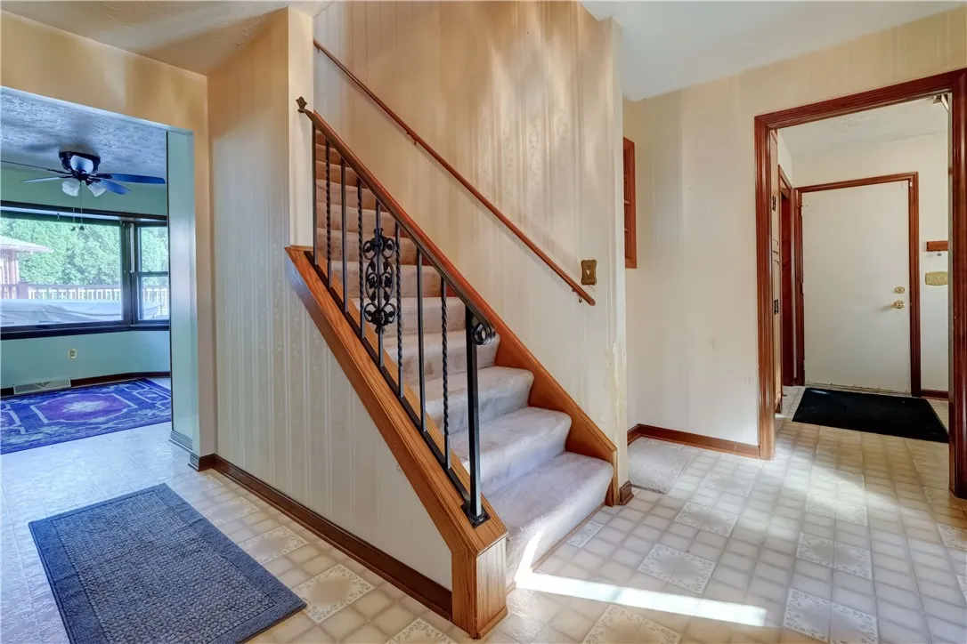 42 Sherwood Drive, Clarkson, New York 14420, Clarkson, New York 14420, 4 Bedrooms Bedrooms, 9 Rooms Rooms,2 BathroomsBathrooms,Residential,For Sale,42 Sherwood Drive, Clarkson, New York 14420,0,R1626834