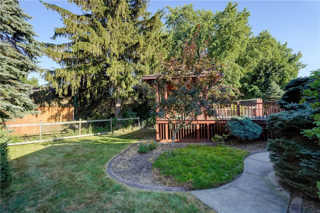 42 Sherwood Drive, Clarkson, New York 14420, Clarkson, New York 14420, 4 Bedrooms Bedrooms, 9 Rooms Rooms,2 BathroomsBathrooms,Residential,For Sale,42 Sherwood Drive, Clarkson, New York 14420,0,R1626834