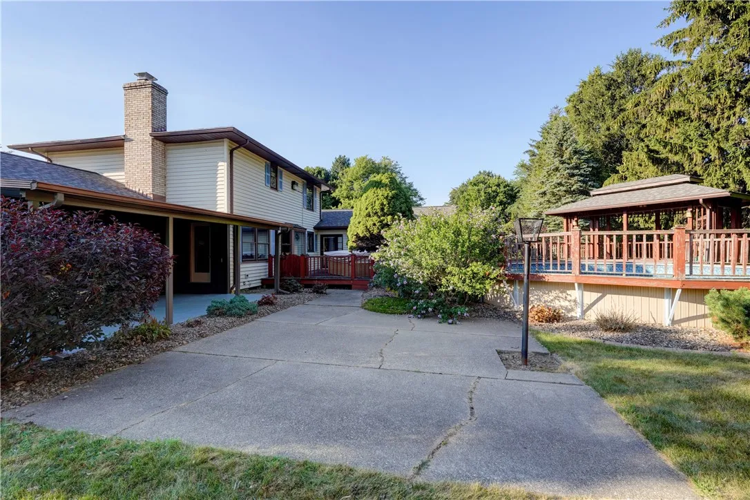 42 Sherwood Drive, Clarkson, New York 14420, Clarkson, New York 14420, 4 Bedrooms Bedrooms, 9 Rooms Rooms,2 BathroomsBathrooms,Residential,For Sale,42 Sherwood Drive, Clarkson, New York 14420,0,R1626834