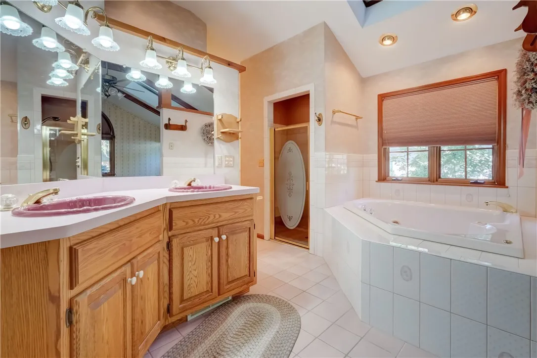 42 Sherwood Drive, Clarkson, New York 14420, Clarkson, New York 14420, 4 Bedrooms Bedrooms, 9 Rooms Rooms,2 BathroomsBathrooms,Residential,For Sale,42 Sherwood Drive, Clarkson, New York 14420,0,R1626834